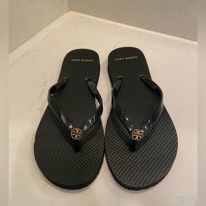 New Tory Burch Black THIN flip flops size 8